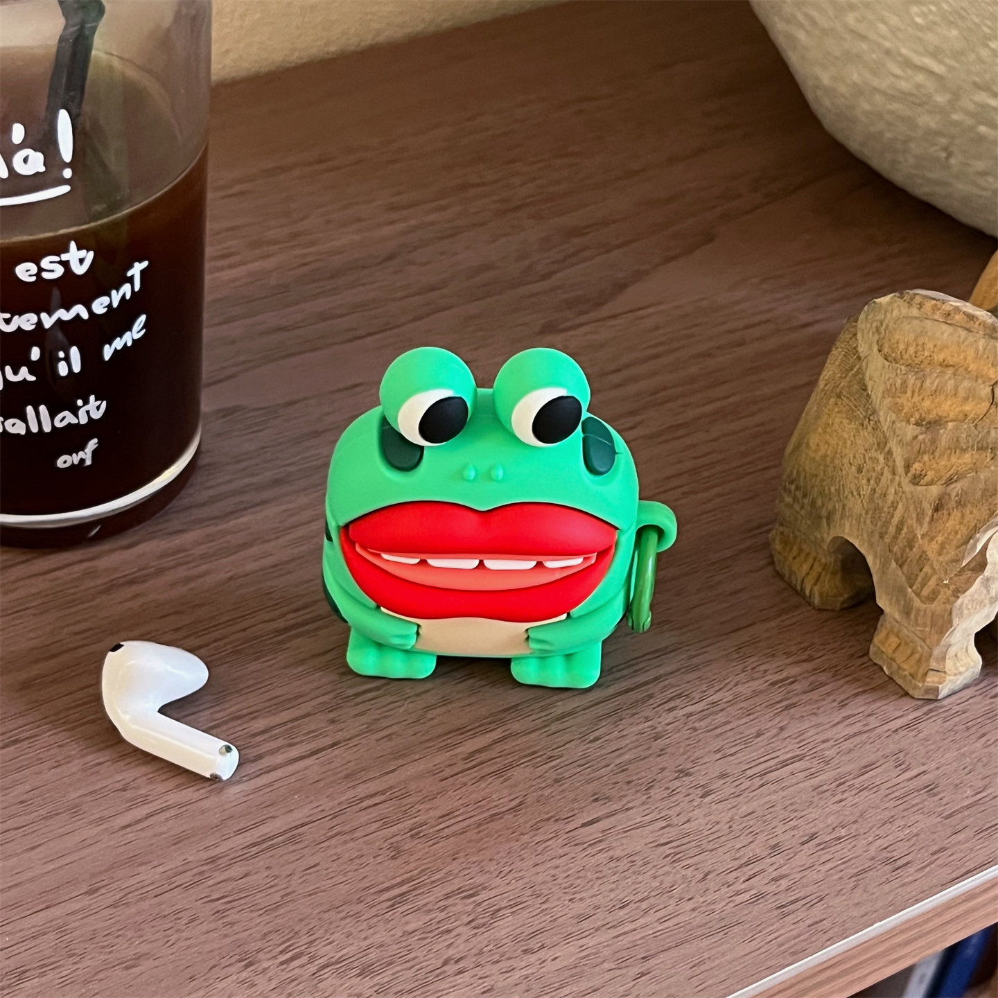 可爱搞怪红嘴唇青蛙适用AirPodsPro3代耳机壳苹果蓝牙AirPods4代软壳1/2代硅胶3代防摔Pro2女Pro三代保护套女