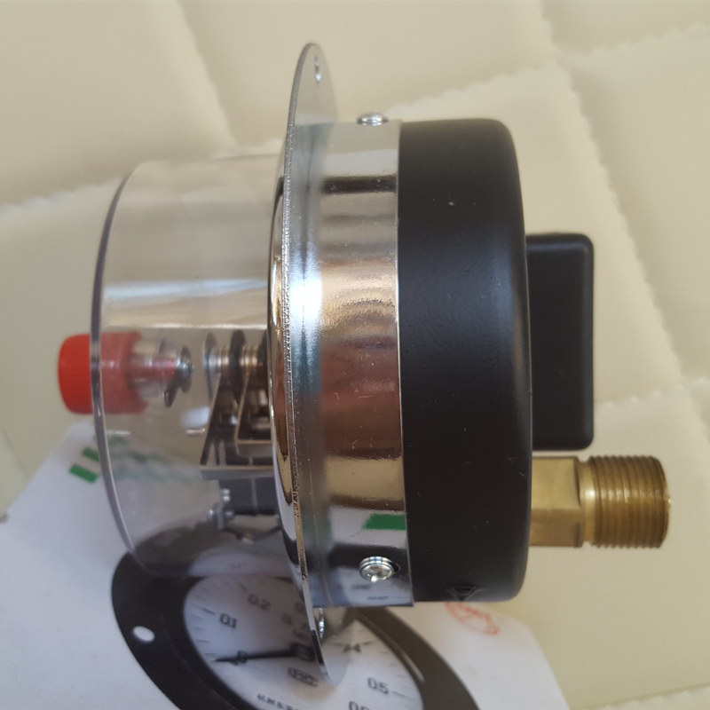 yxc100zt 磁助式轴向带边电接点压力表40MPA 面板式380/220v 30va