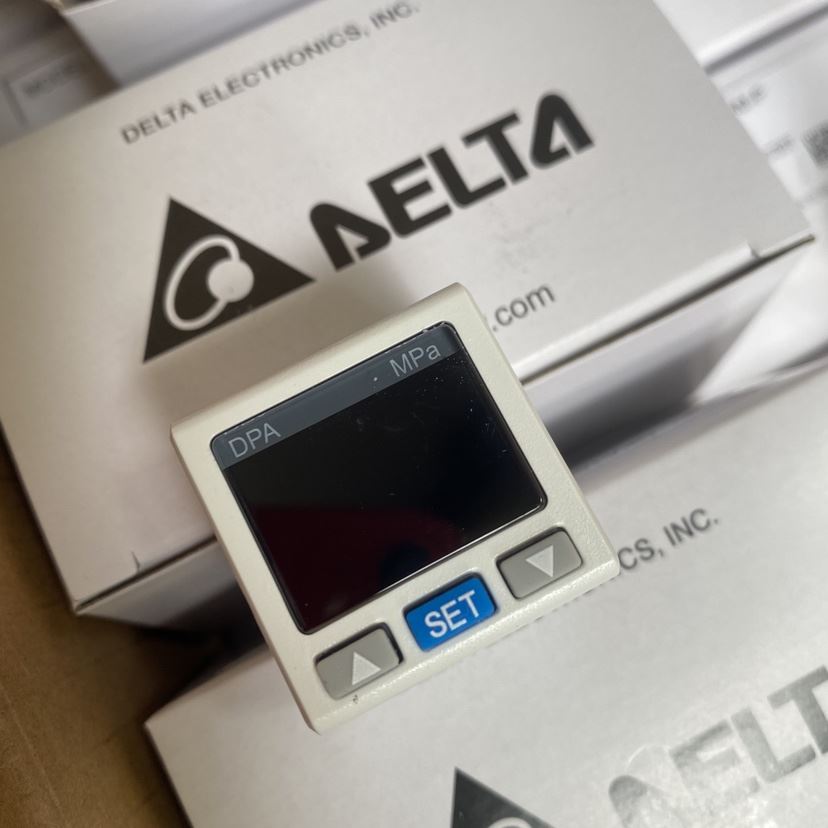 全新台达压力数显表开关DPA01M/10M-P 多功能测器感测器/面板支架