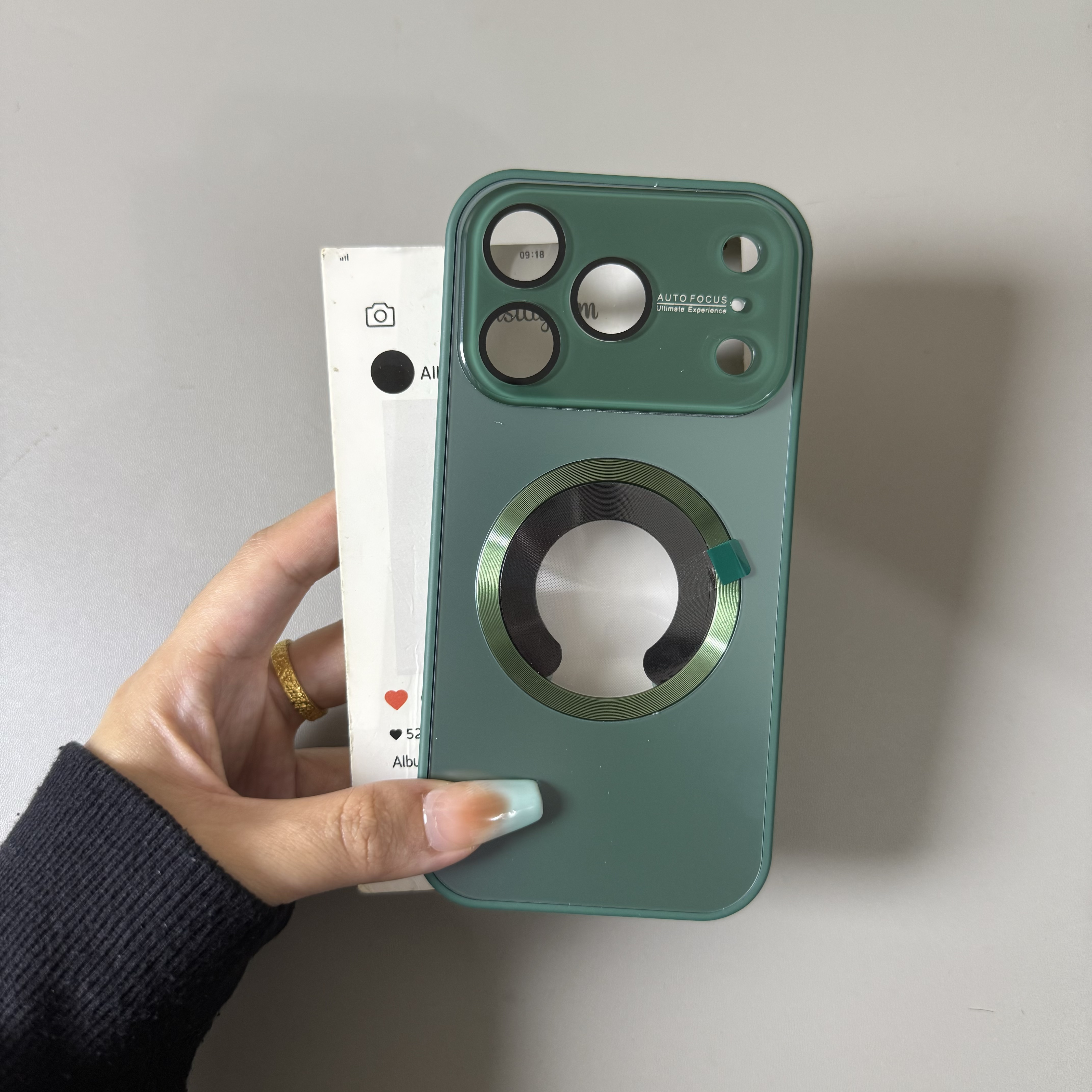 高级感松林绿磁吸壳带镜头膜适用iPhone17手机壳16promax苹果15/14/13小众chun' se