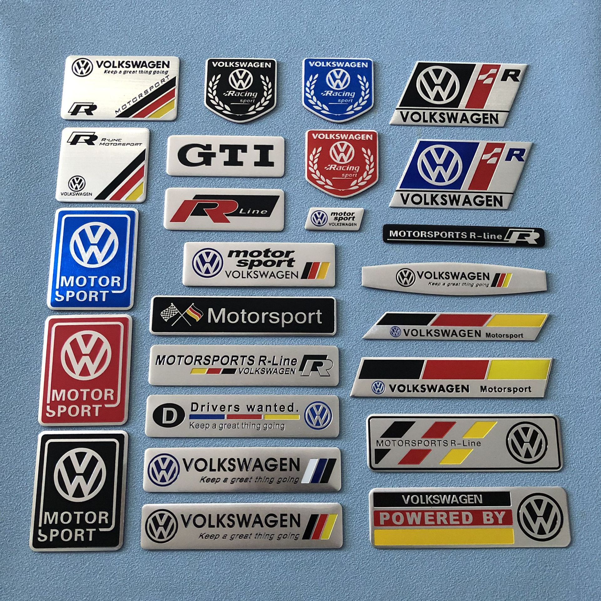 适用大众车贴POLO速腾迈腾CC凌度Rline金属车标改装R铝标装饰铭牌