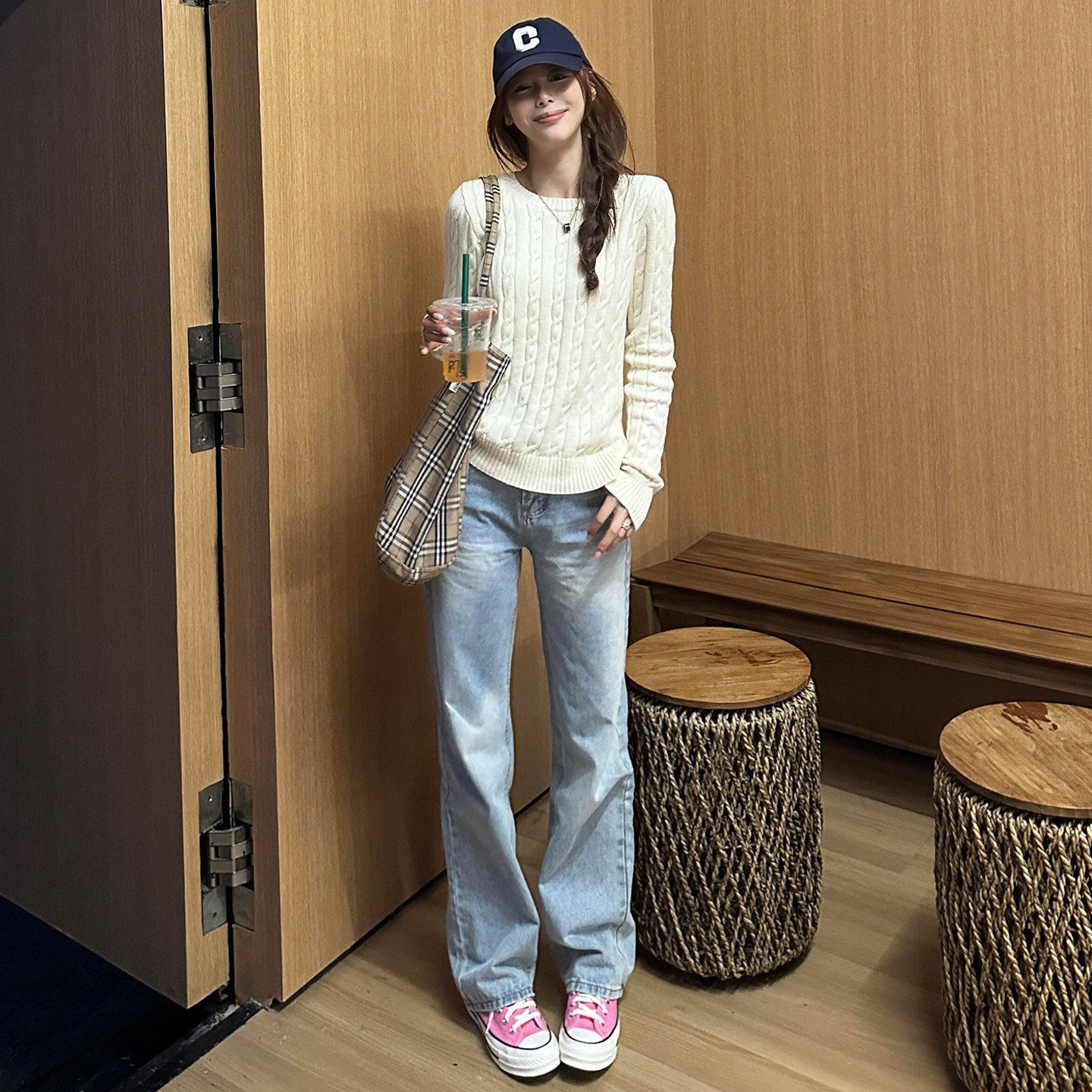 浅蓝色窄版直筒牛仔裤女2026春季新款高腰宽松美式百搭显瘦阔腿裤