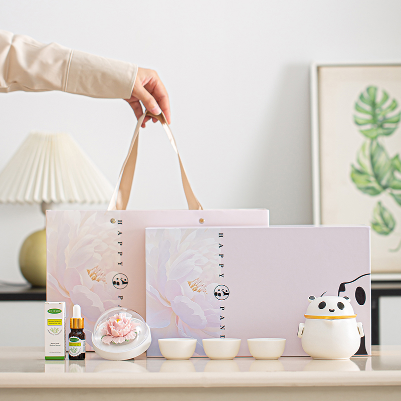 熊猫茶具瓷花香薰礼盒