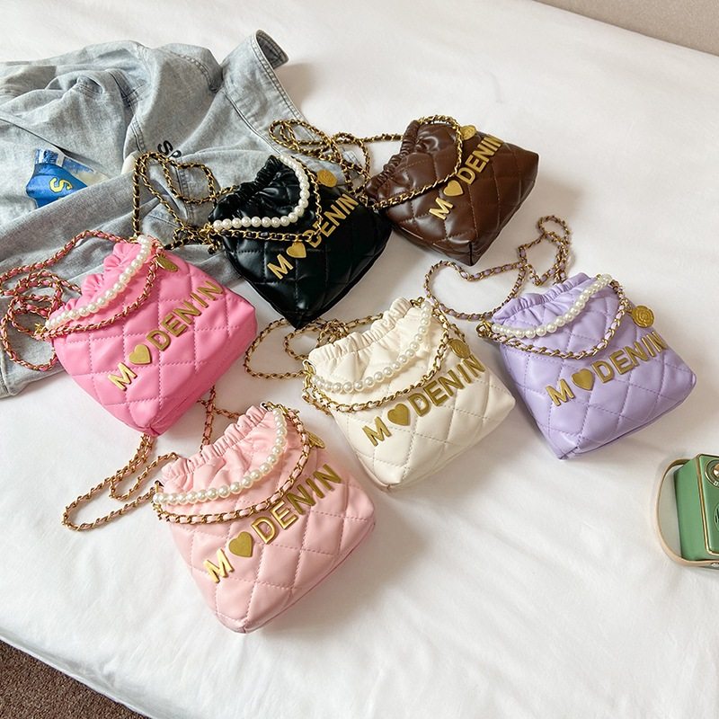 2023秋季新款女包珍珠小香风儿童公主亲子单肩斜挎手提字母水桶包