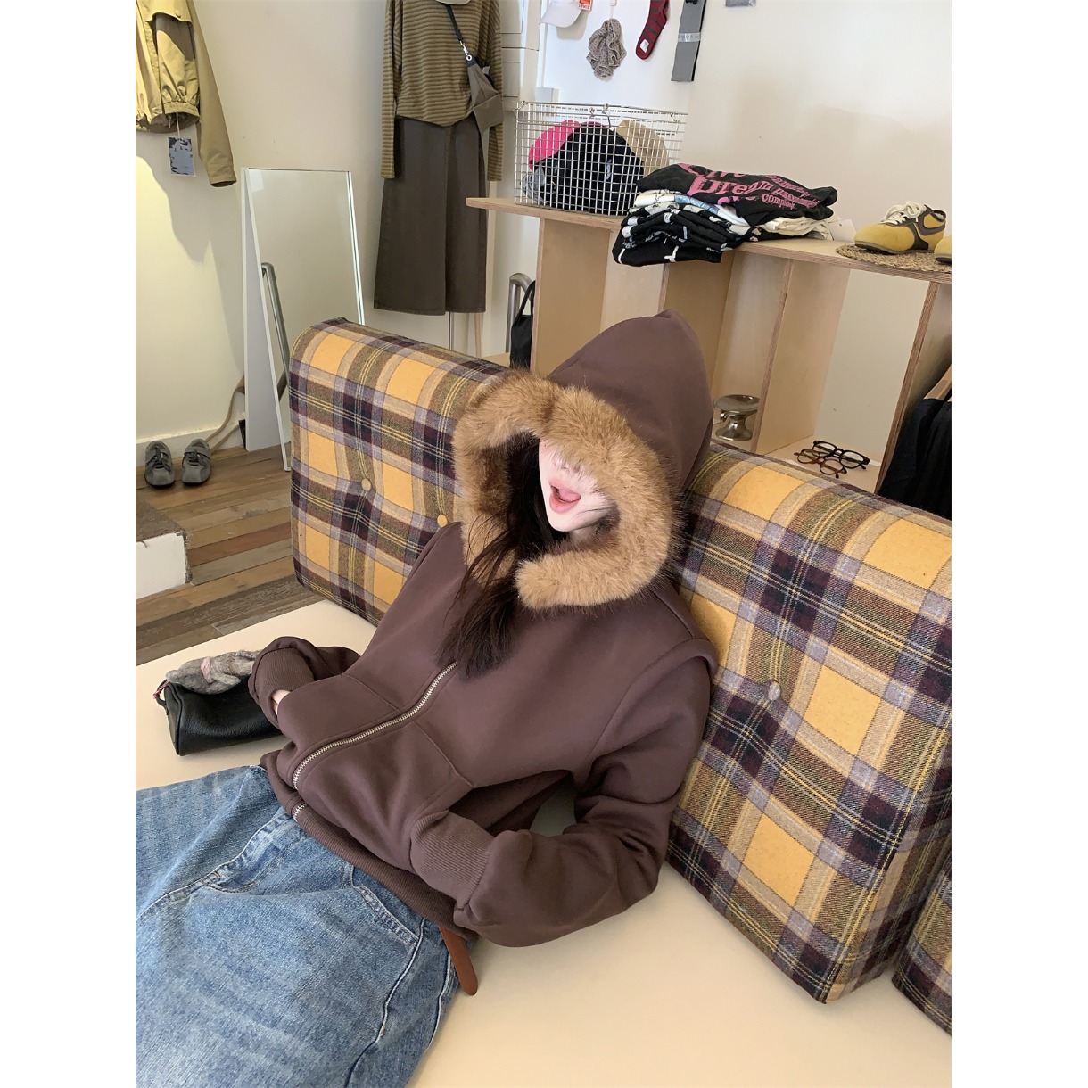 复古咖啡色卫衣加绒毛领拉链外套