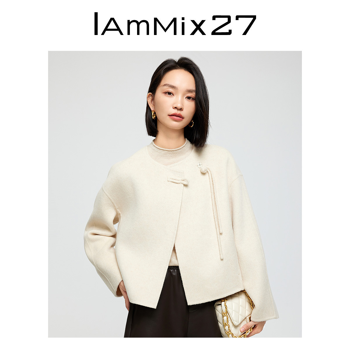 IAmMIX27冬季圆领毛呢外套女短款新中式白色一粒盘扣绵羊毛大衣女