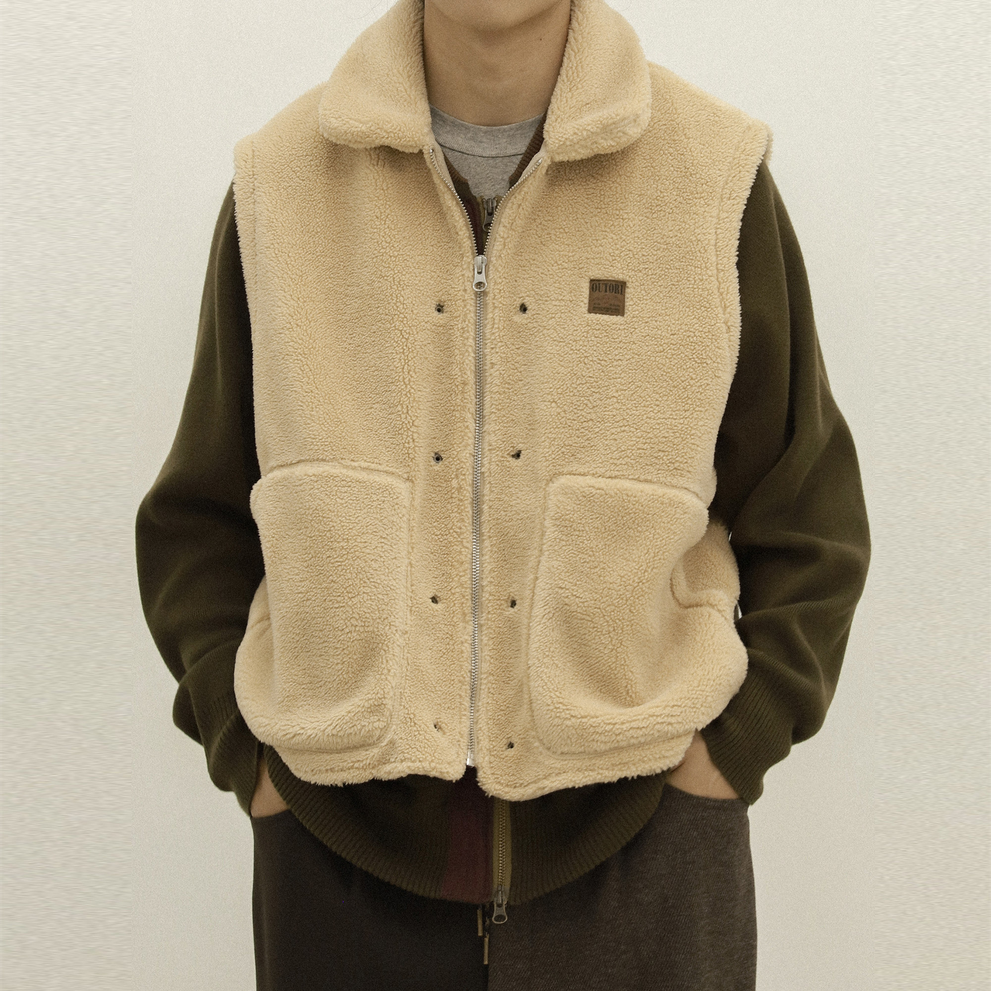 OUTORI2023秋冬复古飞行员保暖坎肩夹克纯色拼接翻领羊羔绒马甲男,男装,常规马甲,淘宝优惠券,粉丝福利购,淘宝优惠卷