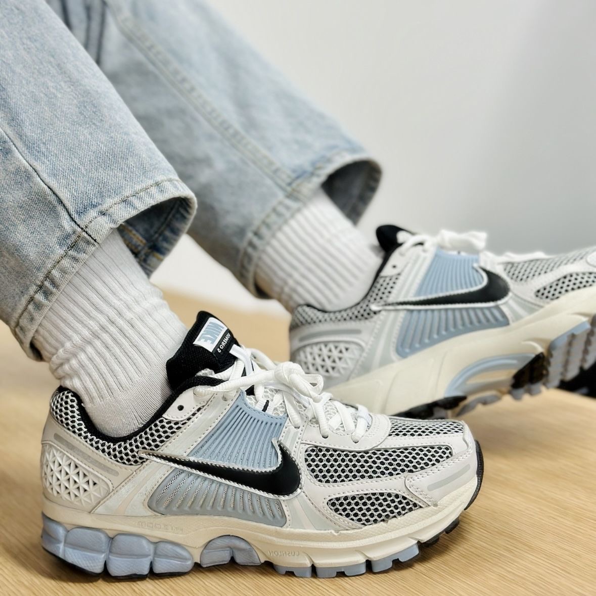 Nike/耐克 Zoom Vomero 5 男子低帮减震运动休闲跑步鞋FQ7079-001