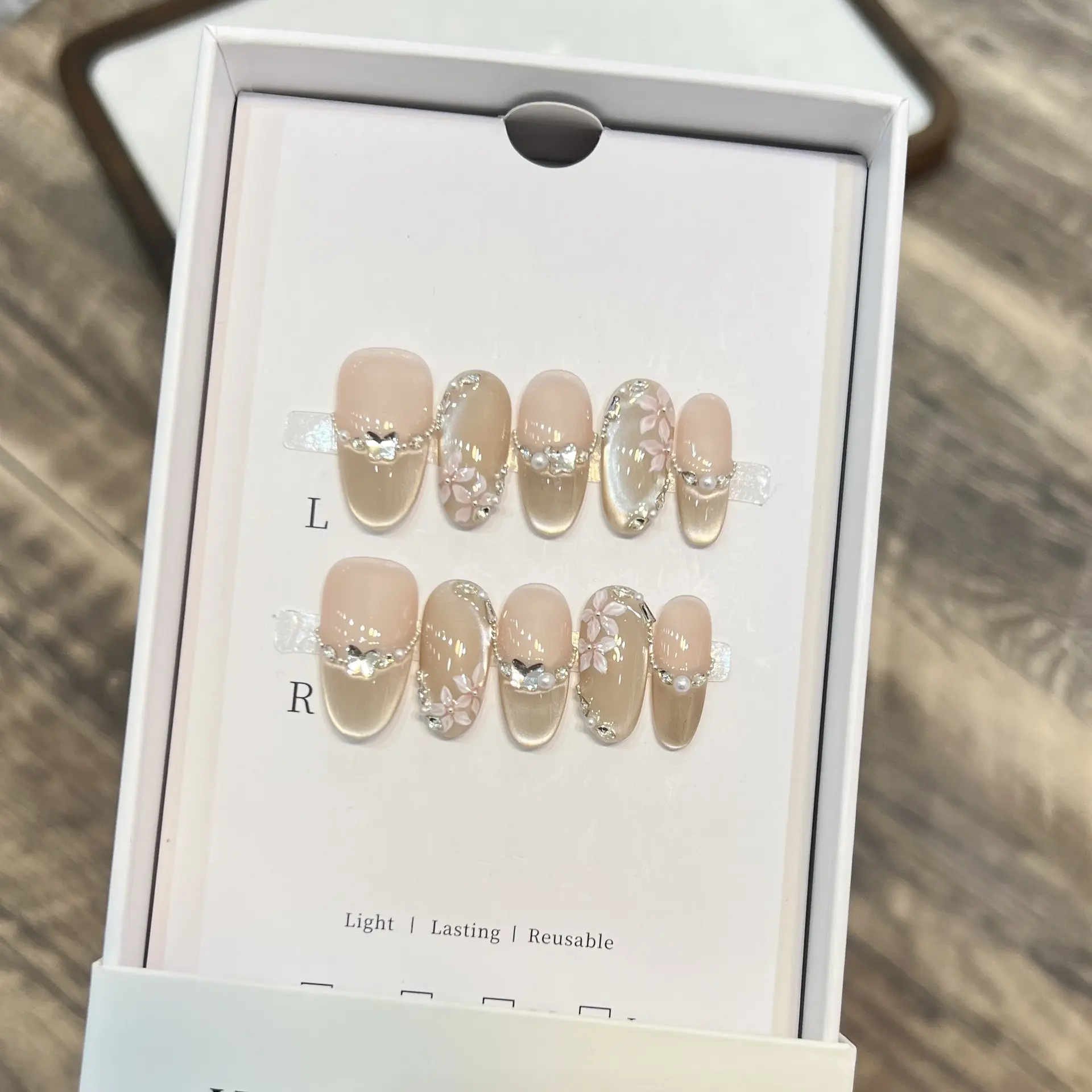 黛瑞森【春花夕拾】春夏新款穿戴甲手工绵密猫眼法式锆石碎钻甲片