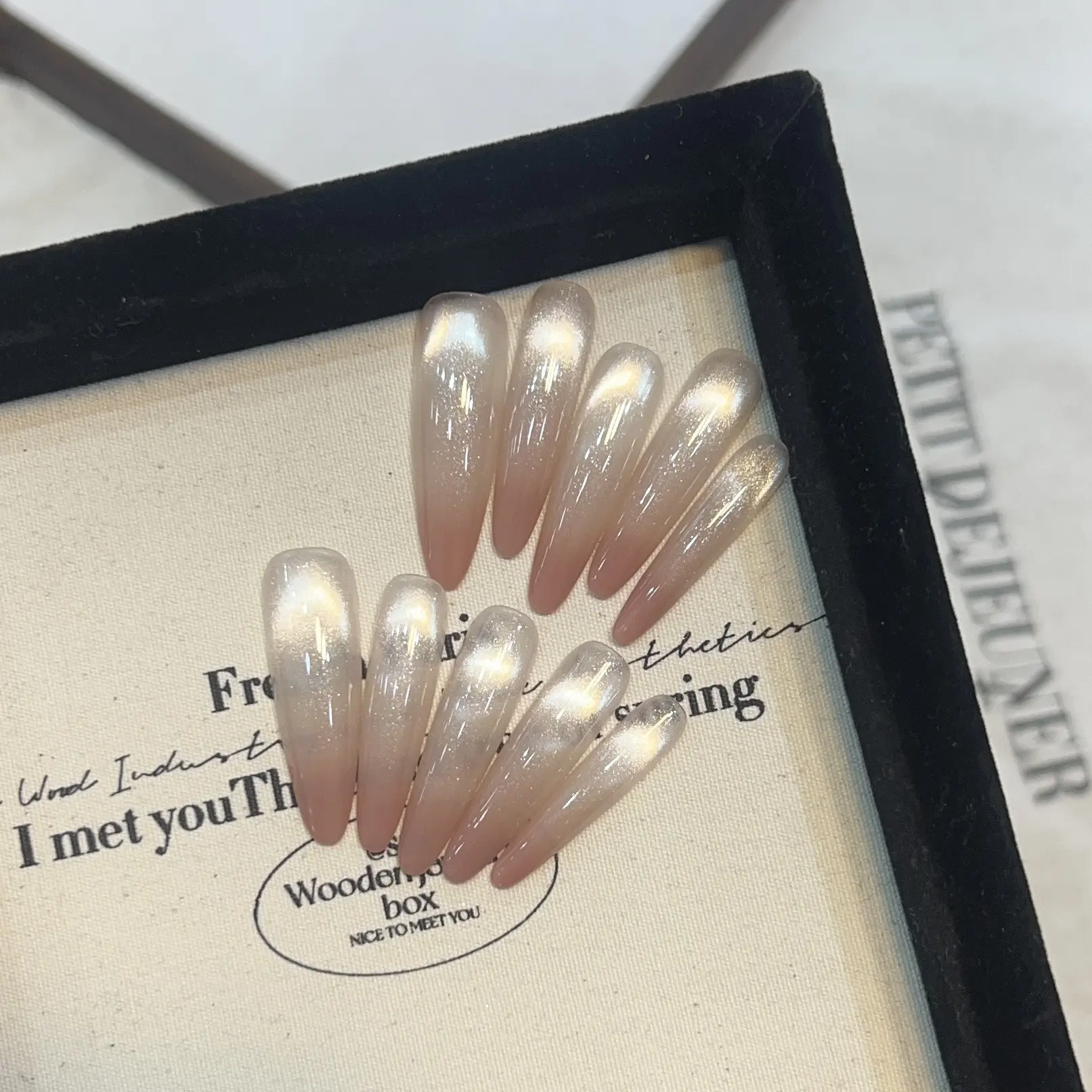 黛瑞森 纯手工穿戴甲高级感简约裸色渐变法式绵密猫眼可拆卸甲片