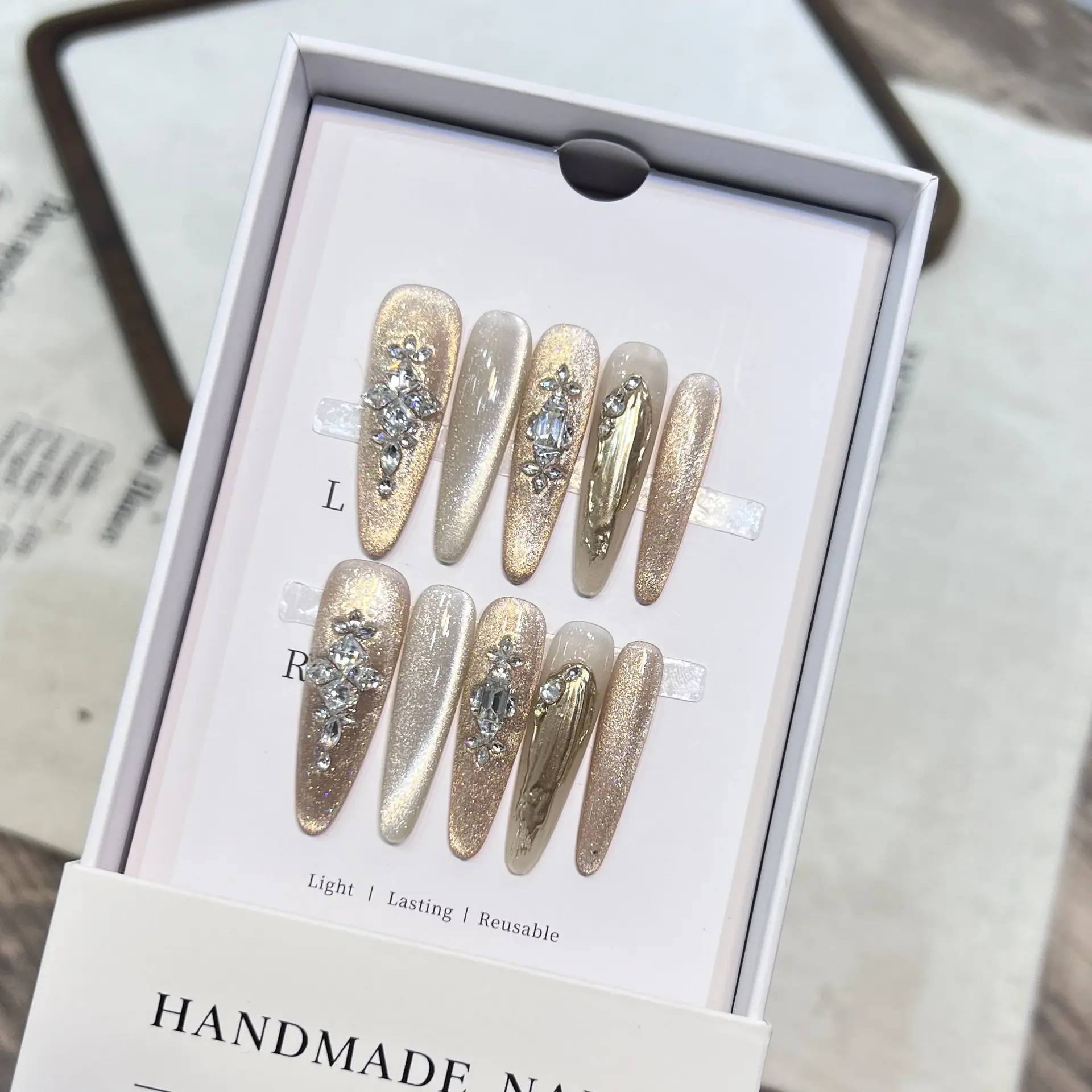 黛瑞森 纯手工穿戴甲高级感金色流沙猫眼奢华锆石碎钻美甲可拆卸