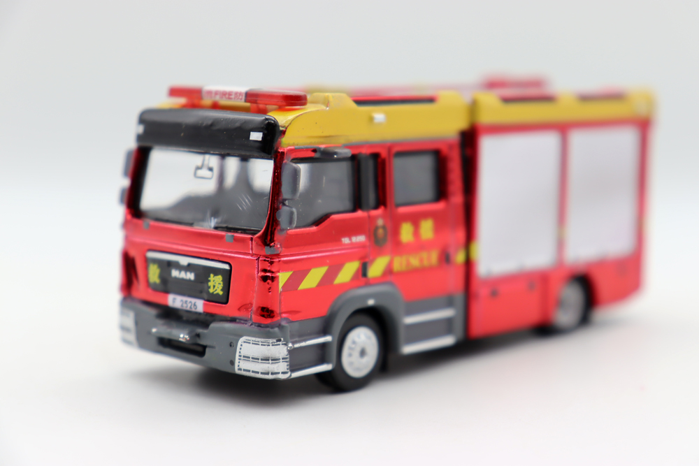 Tiny微影1 76 MAN Rescue F2526香港消防车细枪电镀版模型限量