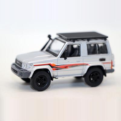 Para64合金车1 64 丰t田Land Cruiser 70酷路泽SUV越野车模型玩具
