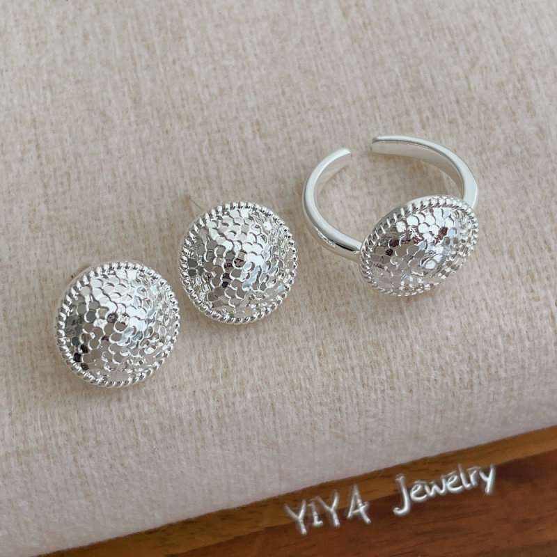 时尚轻奢简约麻花边圆形碎冰冰戒指耳环女小众设计轻奢高级感指环