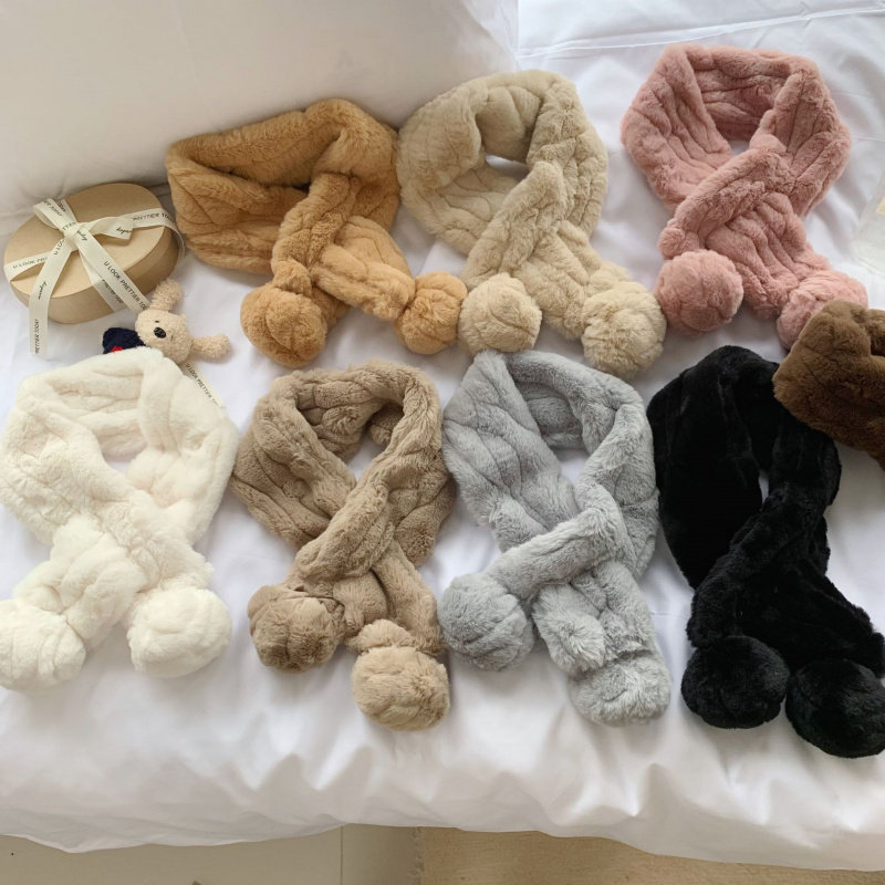 高品质软糯毛毛围巾 冬季仿皮草交叉球球围脖仿獭兔毛ins保暖毛领