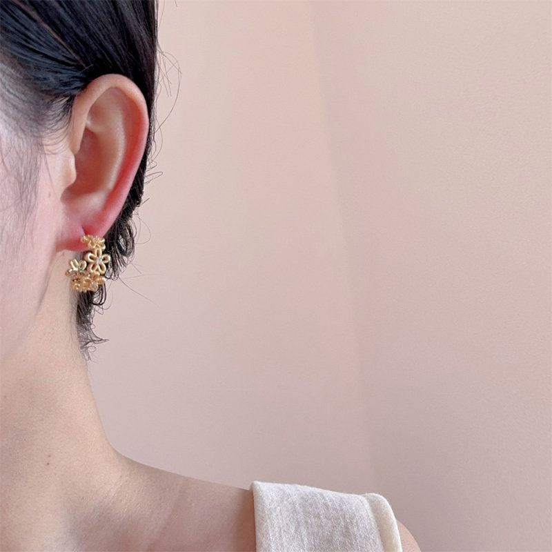 蕾丝花朵锆石C形耳圈耳钉温柔甜美时尚百搭个性气质小众耳环耳饰,饰品/流行首饰/时尚饰品新,耳环,淘宝优惠券,粉丝福利购,淘宝优惠卷