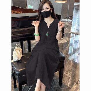 新中式国风刺绣V领连衣裙女2026夏季新款宽松显瘦气质套头长裙子