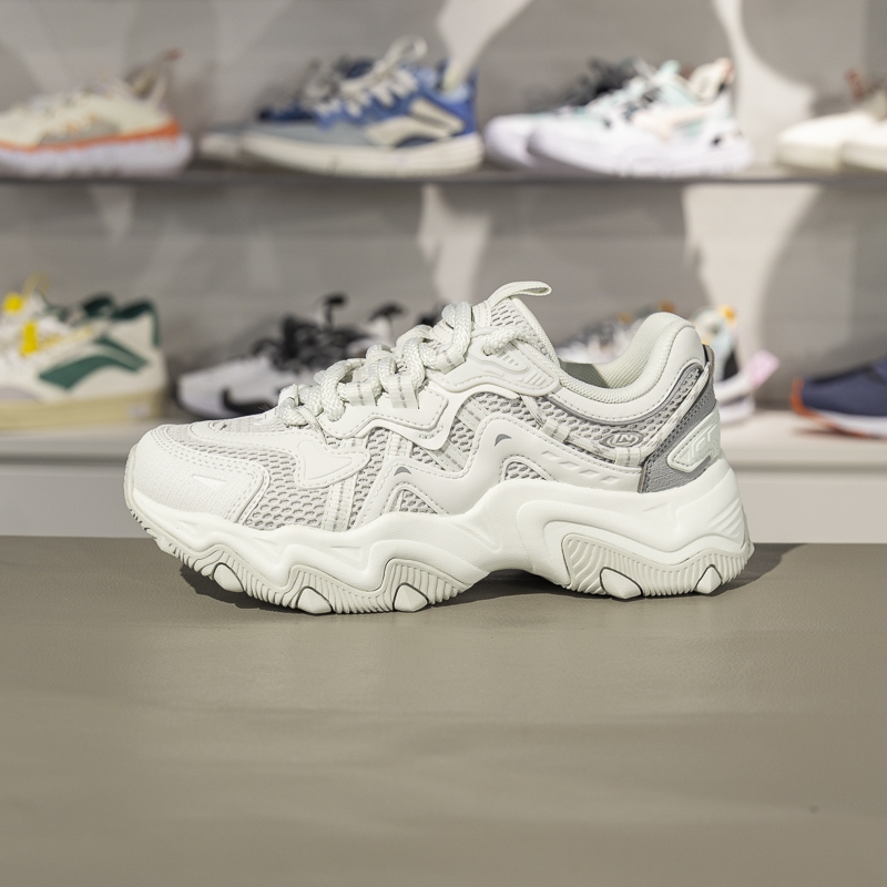 李宁防滑耐磨女子系带休闲鞋