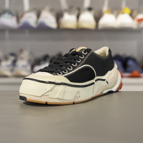 李宁系带女子低帮运动鞋