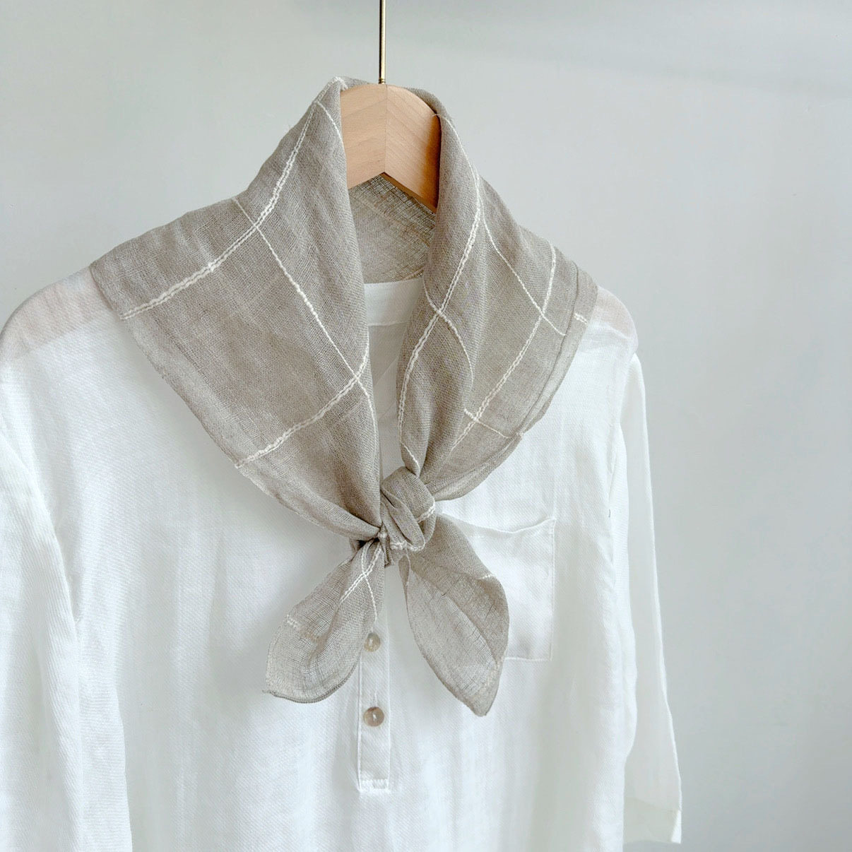 出口日本外贸原单100%亚麻丝巾女方巾日系复古围巾大格子装饰领巾