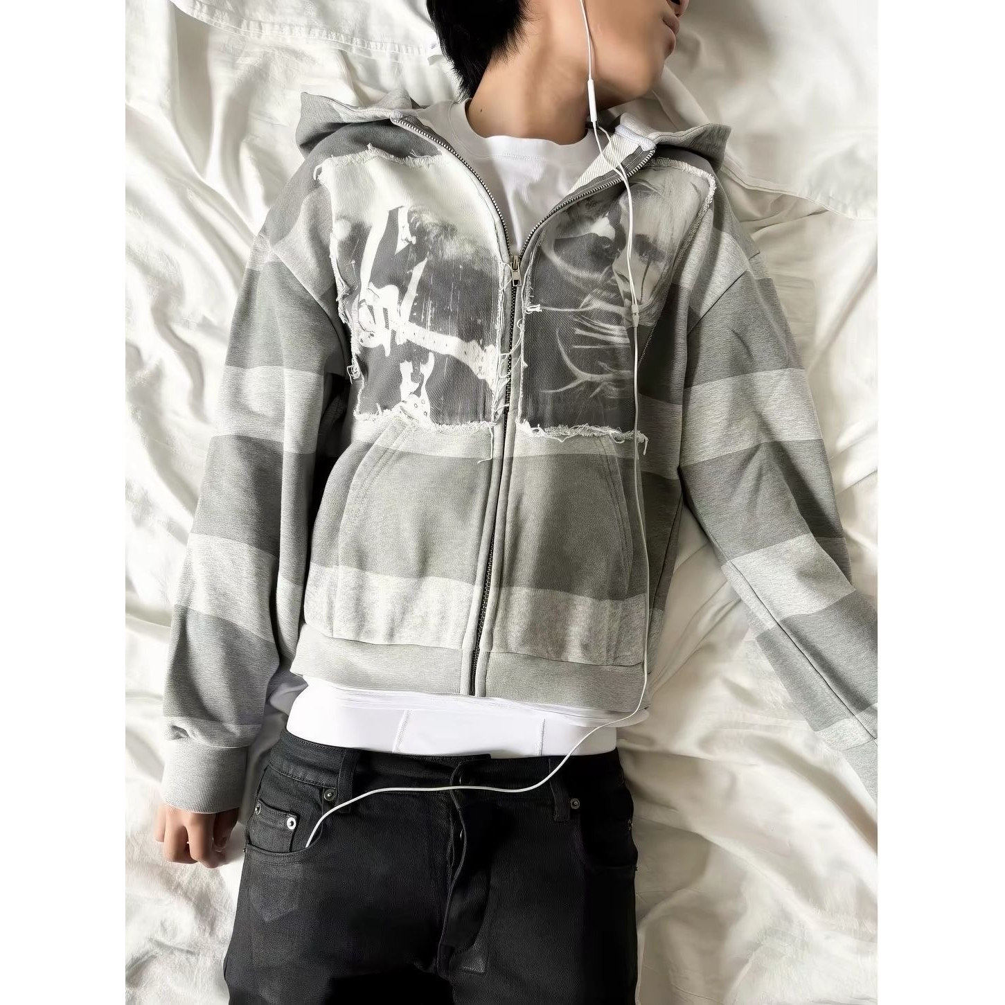 26FW「艾薇儿摇滚」条纹贴布人像印花连帽开衫卫衣复古街头外套男