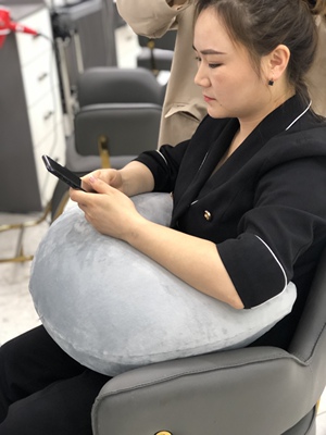 缓解疲劳沙龙抱枕午睡美甲充气枕