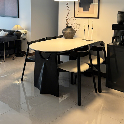 奥古斯特纯白半圆靠墙飞鸦餐桌