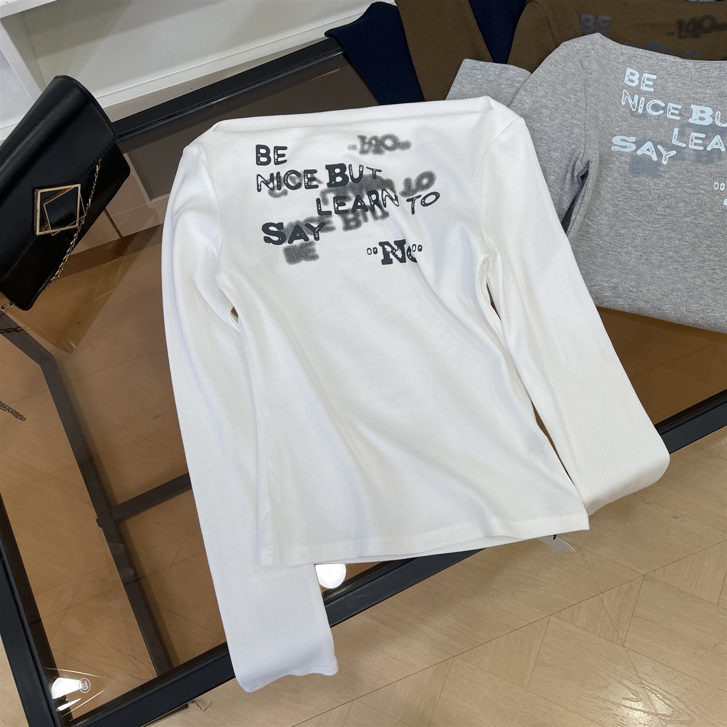 辣妹字母涂鸦衣印花长袖T恤女秋冬紧身短款打底衫上衣K#30