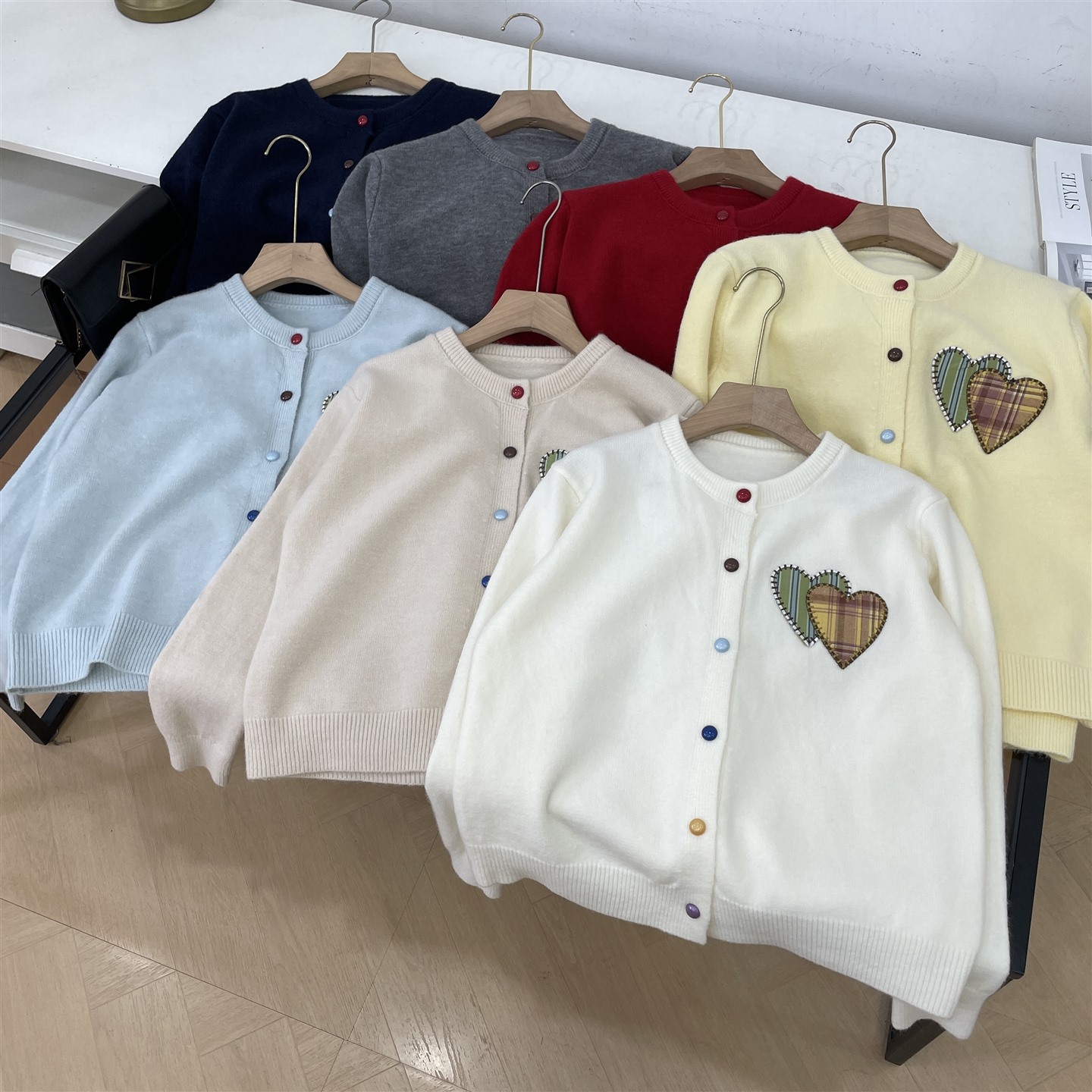 韩版彩色爱心刺绣短款针织开衫秋冬新款休闲毛衣外套K#30