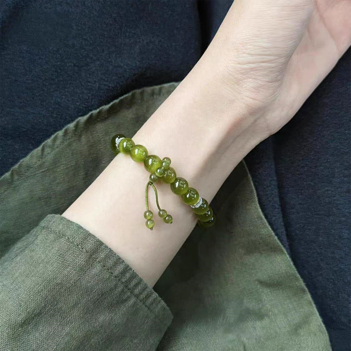 新款森系橄榄绿猫眼石手链显白女图片