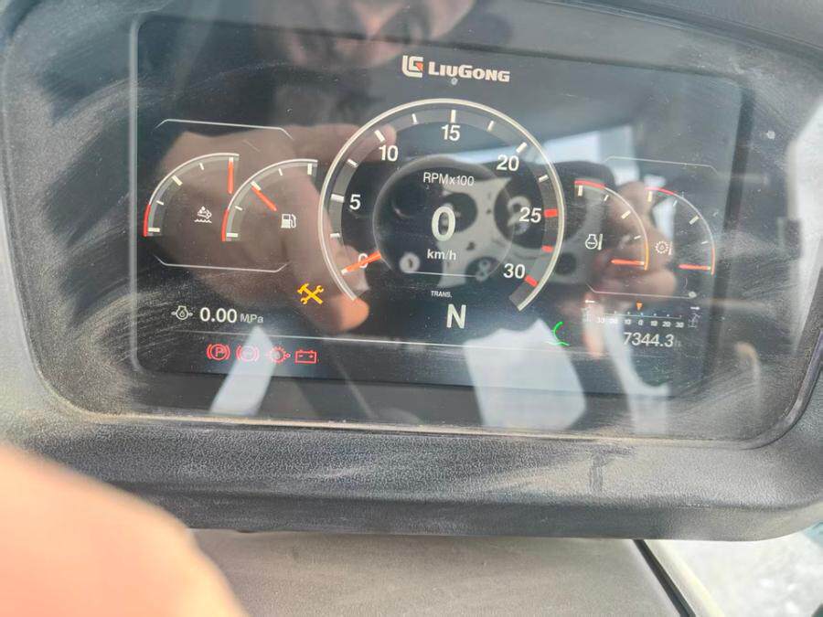 3月6日乌鲁木齐柳工牌平地机一辆网络拍卖公告