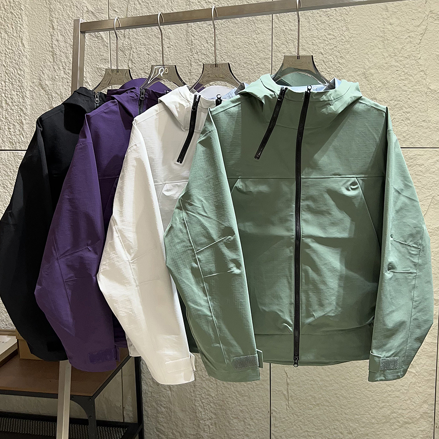 户外防风防泼水硬壳连帽冲锋衣男