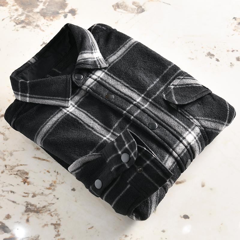 格纹工装轻盈柔软翻领长袖衬衫