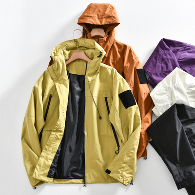 秋季高性价比连帽冲锋衣夹克
