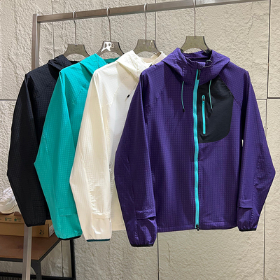 情侣款防风保暖速干透气连帽夹克