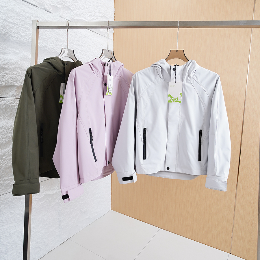 户外拒水外套运动徒步登山冲锋衣