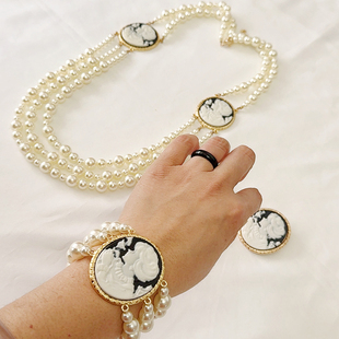 2025新款欧美复古卡梅奥人头像珍珠项链毛衣链女手链胸针套装