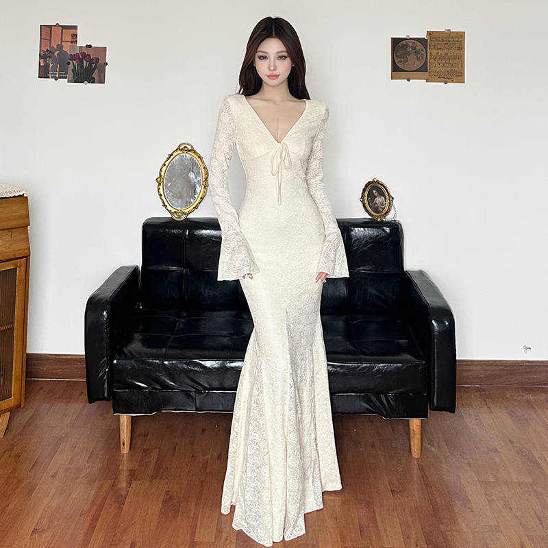 缪斯女神褶皱v领蕾丝鱼尾连衣裙