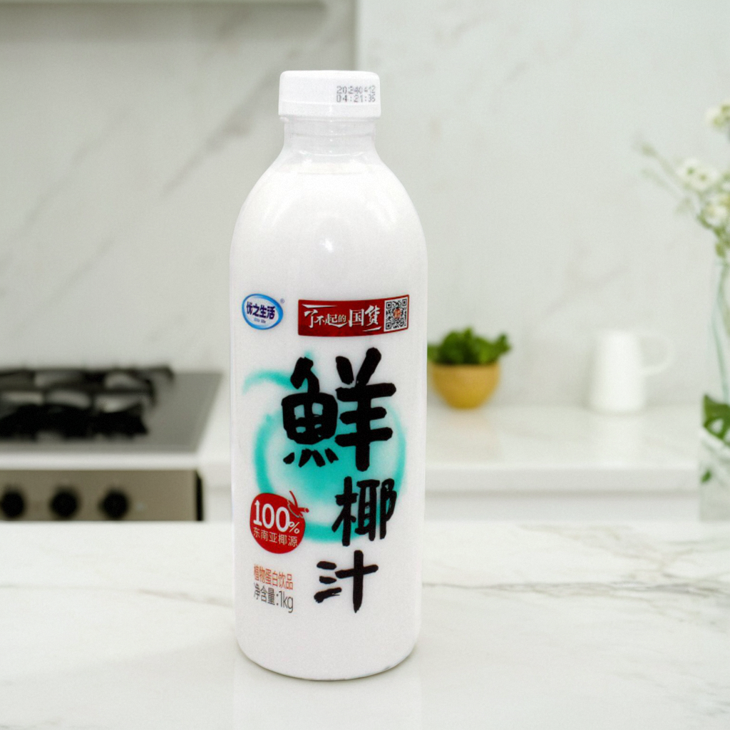 优之生活鲜椰汁1L瓶装 蛋白饮料 - 实物图