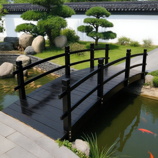 户外景区黑色防腐木拱桥花园鱼池造景弧形小木桥庭院公园景观装饰