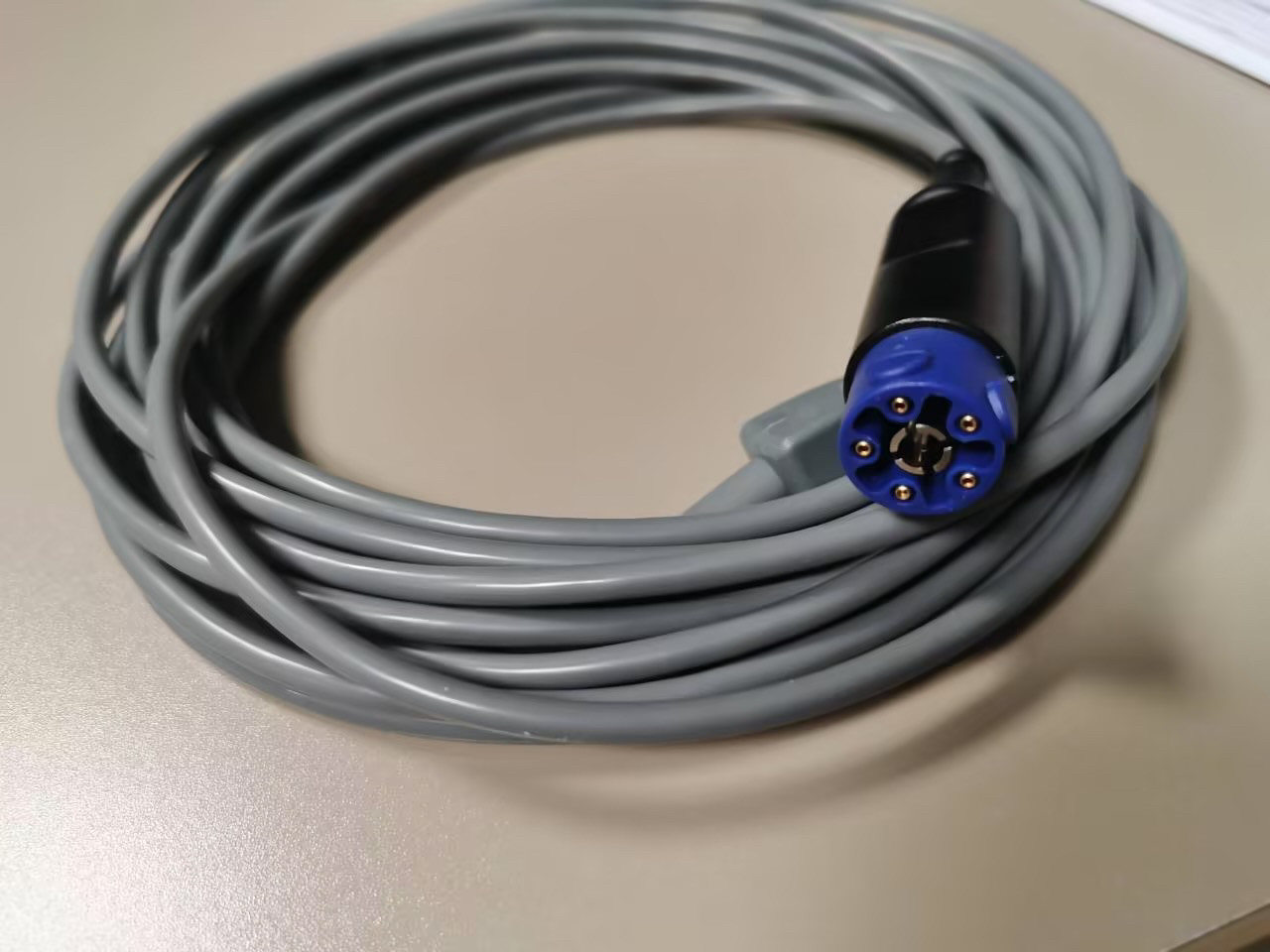 爱尔博圆形5P转1.0冠簧高频连接线