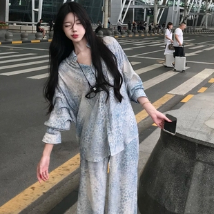 长袖 秋季 高级感家居服 2025新款 性感蓝色豹纹可外穿冰丝绸睡衣女款