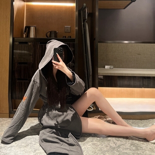 W酒店珊瑚绒睡袍睡衣女款冬天季高级感加厚加绒情侣男士连帽浴袍