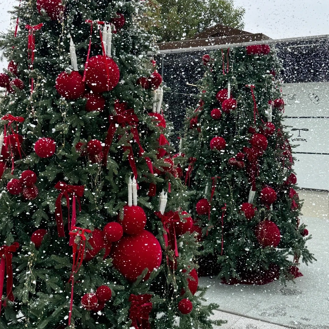 圣诞装饰庭院餐厅节日氛围布置