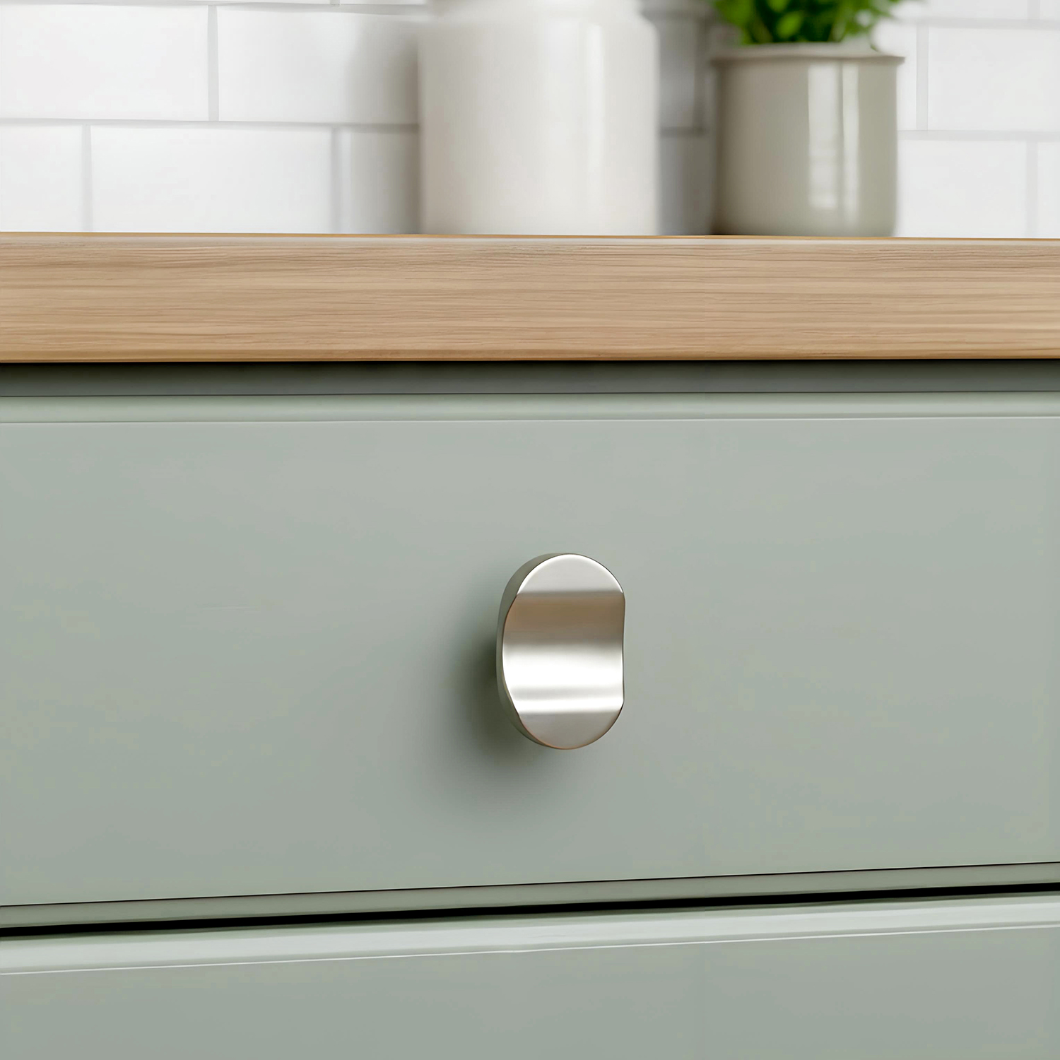 超好看的高柜单孔拉手