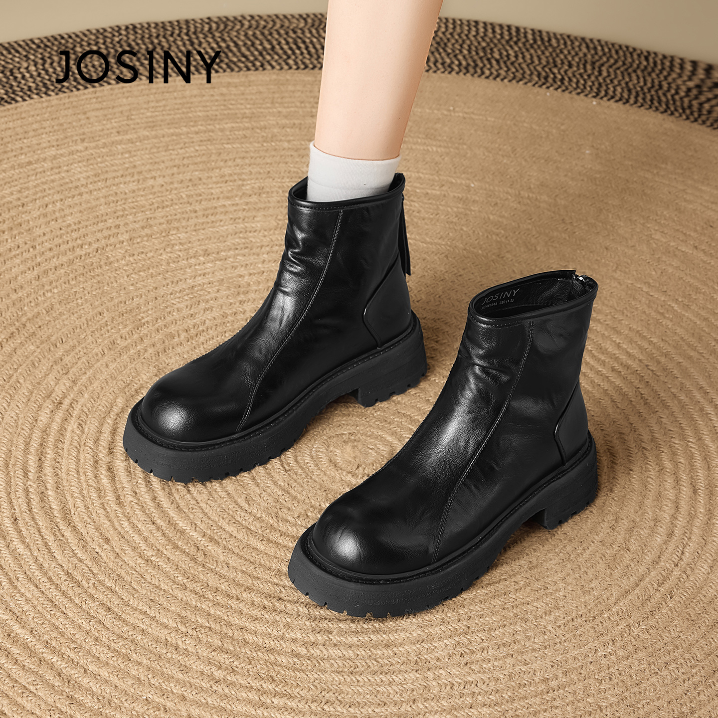 卓诗尼黑色小个子短靴