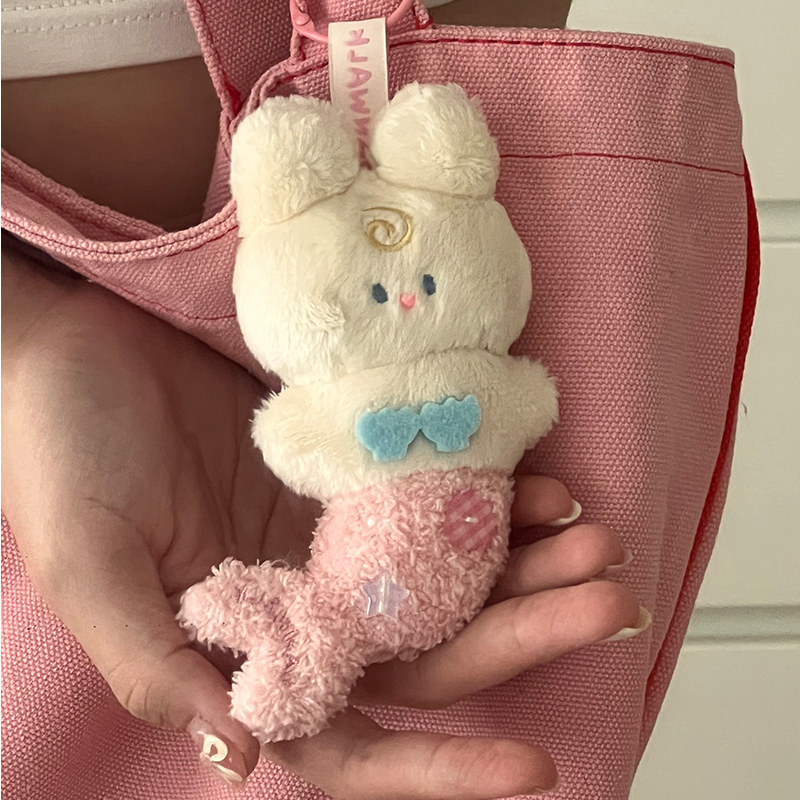 可爱毛绒女生包包挂件出走图片