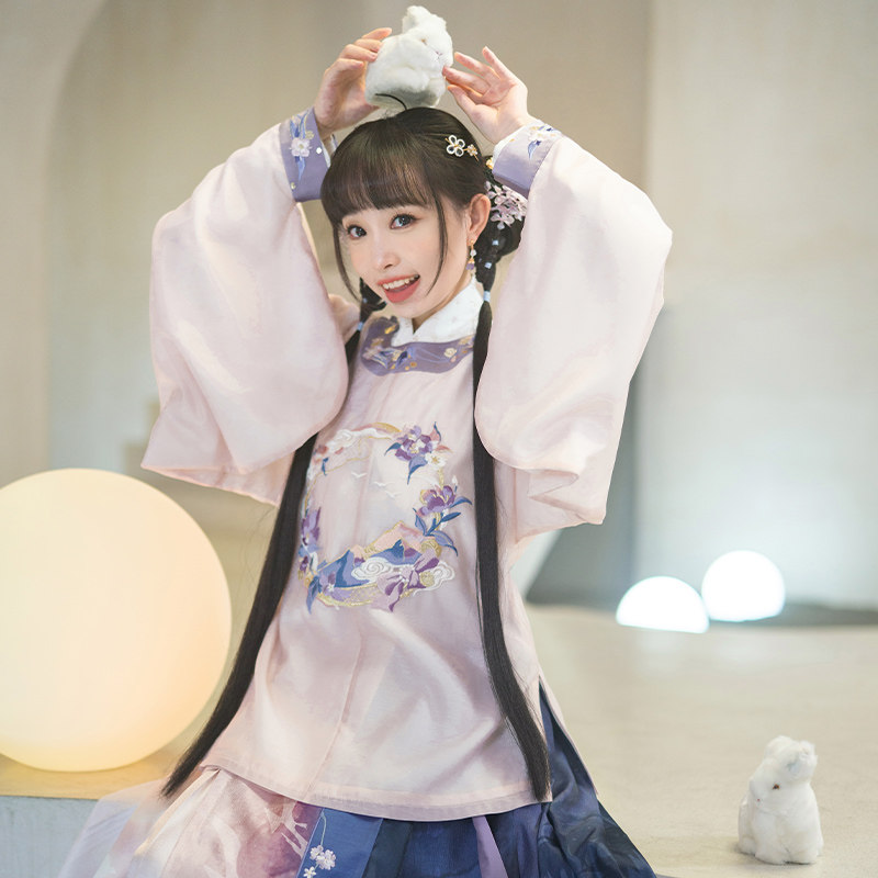 十三余小豆蔻儿[朝霞云月-阿巳与小铃铛联名] 马面裙明制汉服女春