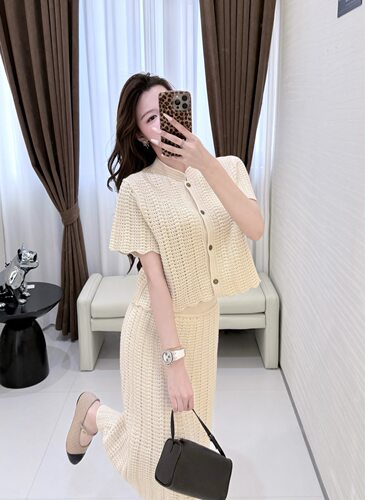 LP同款镂空钩花设计针织衫女短袖开衫上衣品牌外贸尾单女装上衣