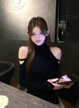 黑色性感镂空一字肩挂脖上衣女2025秋新款轻熟风显瘦露肩紧身小衫